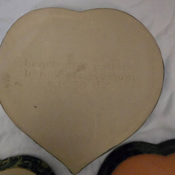 Vtg Bennington Pottery Vermont Set of 3 Heart Shaped Dishes 1948,1949,1950 - Picture 6 of 9
